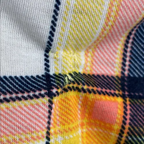 New York Laundry  Size 2X plaid button-down shirt with short, tie-tab sleeves.