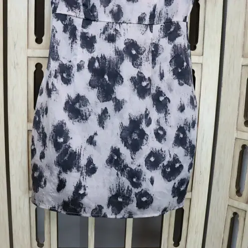 Aryn K .BlackāSatināFloralāMiniāDress