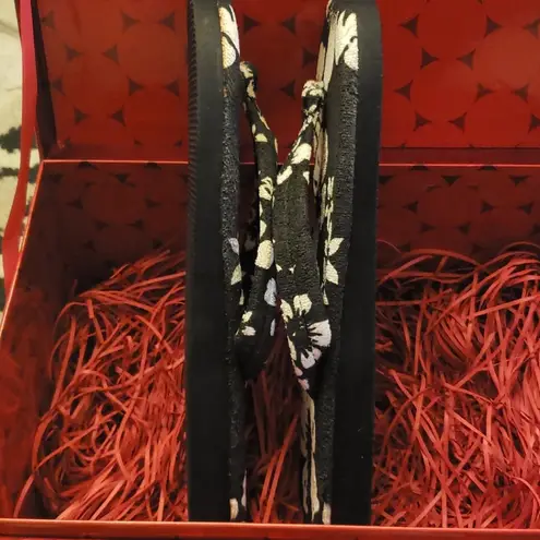 Colin Stuart New Hawaiian slippers