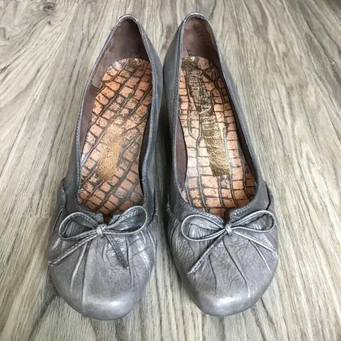Hispanitas Gray Grey Leather bow 2” heel pumps Womens Size EUR 39 / 8.5 …