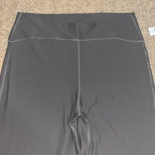 Old Navy  Extra High-Waisted PowerSoft Rib-Knit Super Flare Leggings Temple Stone