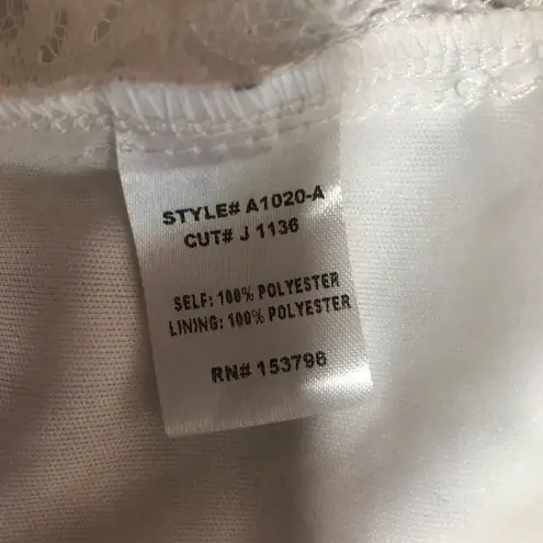 Trendy J's Women's Large Long Sleeve White Lace Top