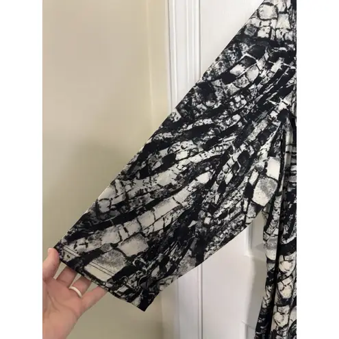 Susan Graver Embellished Snake Skin Print Top Size 2X Liquid Knit V-Neck