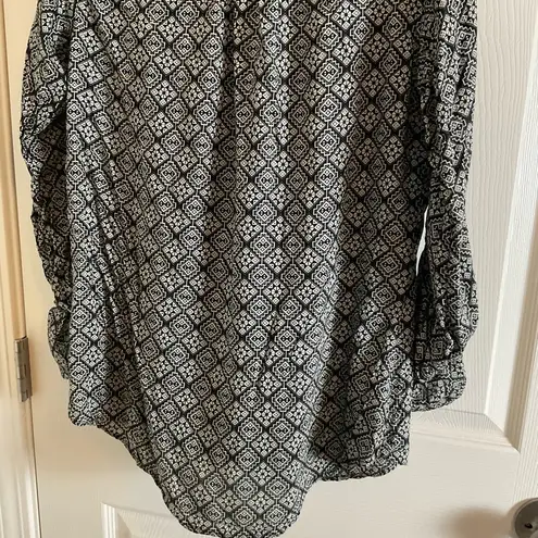 Angie Women's Black Patterned Top size large