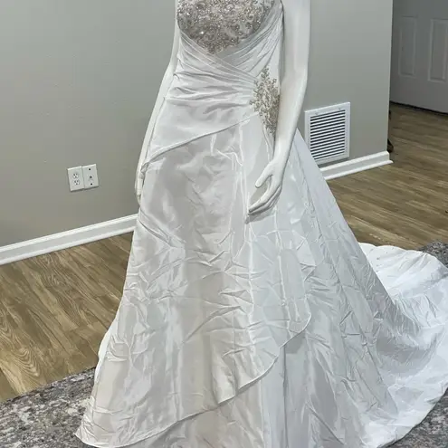 Size 18 Renates Signature Wedding Dress W/Shawl New Retail $1010 White