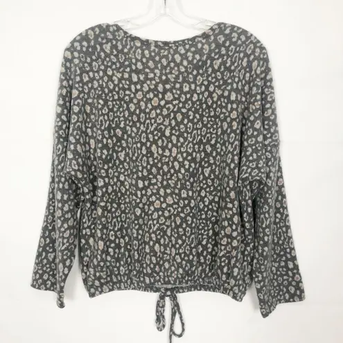 Free Kisses Animal Print Long Sleeve Sweater Size Large