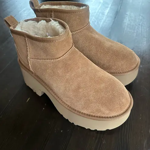 UGG Classic Ultra Mini Platform 9 New - Image 3