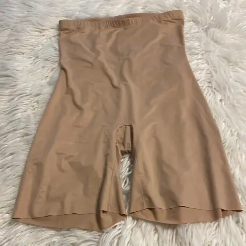 Spanx ASSETS by  Size 1X body shaper excellent condition color nude - Image 5