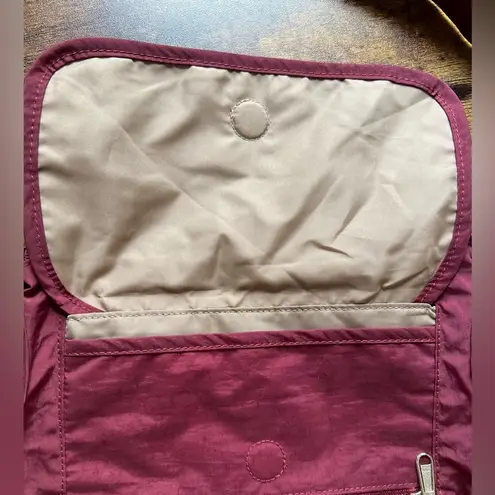 PEAK gear | ladies Return to Me crossbody handbag.