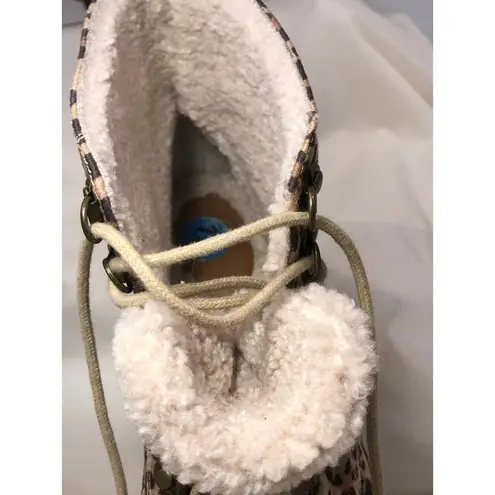 White Mountain Boots Women Size 10 Leopard Print Faux Fur Lined Lug Sole Winter