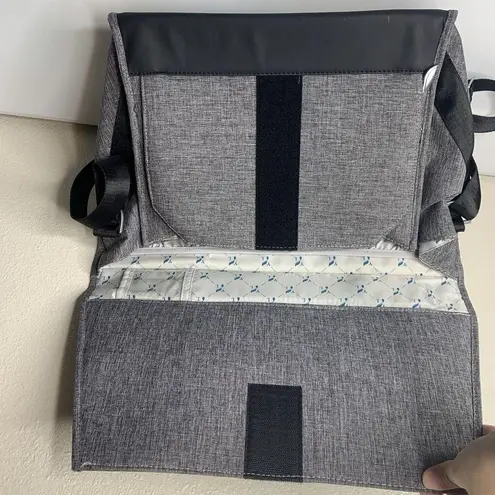 Young Living Essential Oils Messenger Bag Gray Shoulder Strap Many Pockets Clean