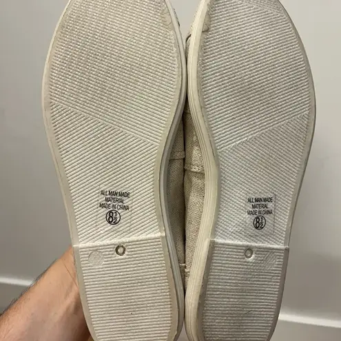 Soda  ultra comfy fabric slip-ons ivory barely worn