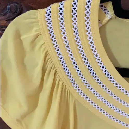 Design History Woman’s Yellow Crochet Top Short Sleeve