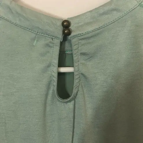 Coco + Jaimeson Lace floral airy tank top