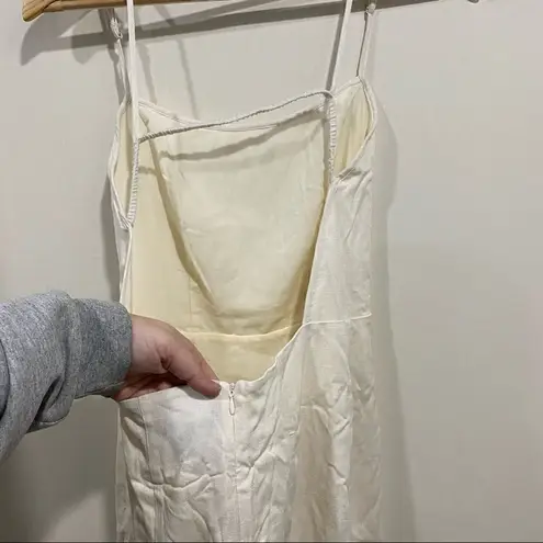 Forever 21  cream size medium low cut back 90s style straps - Image 6