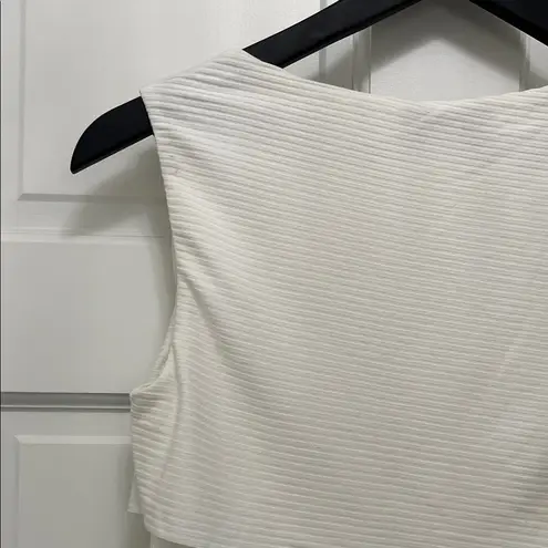 Bailey44 Bailey / 44 White Fitted Asymmetrical Layered Sleeveless Blouse - Size Medium