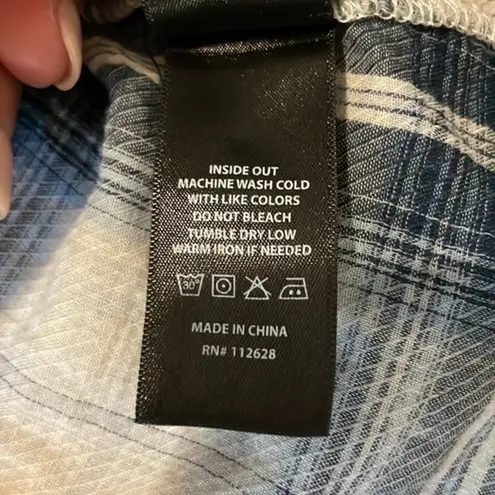 Max jeans Blue Plaid Button Down Long Sleeve Top