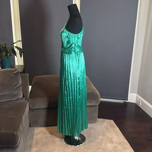 Women’s Green Pleated Maxi Dress One Shoulder Size M NEW Size M