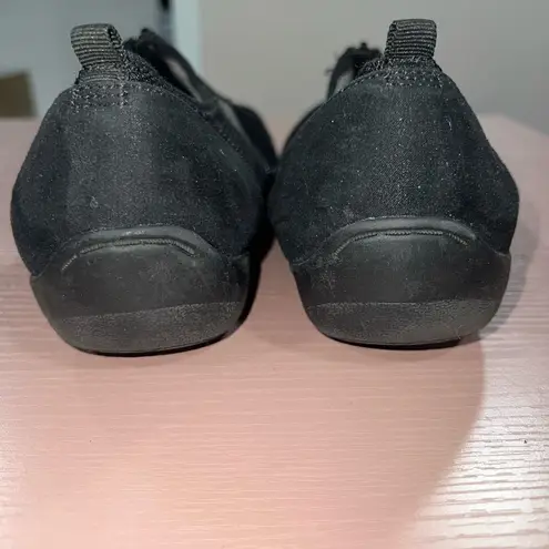 Life Stride Slip-On Black Zipper Sneakers