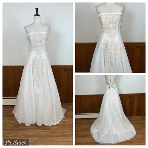 Beautiful St. Pucchi Sposa Embroidered Mesh Wedding Gown! Size 10