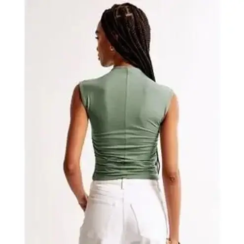Abercrombie & Fitch NWOT Abercrombie Paloma Top in Green - Image 2