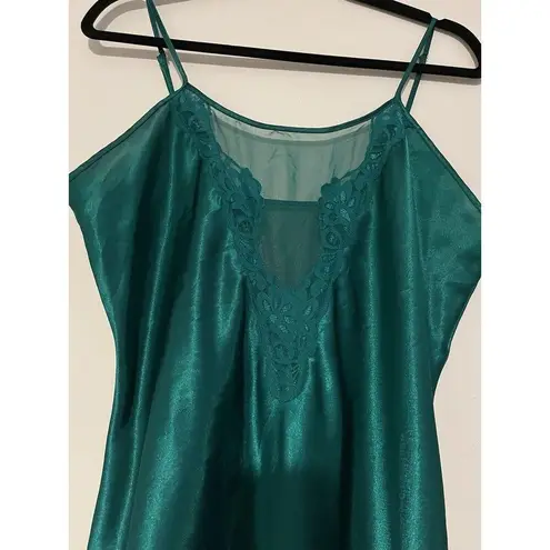 Delicates Vintage Delicate’s Emerald Green Satin silky Lace Negligee Slip Dress Nightie