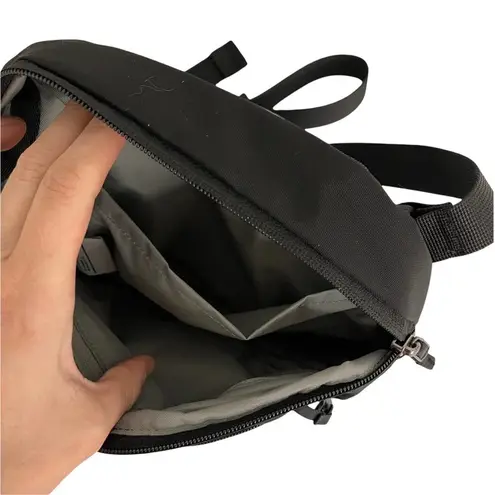 SMRTFT SmrtPac Essentials Fanny Pack Black Travel Gym Fitness Weight Train NWT