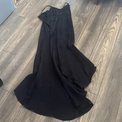 Elegant Black Evening Gown with a train XS