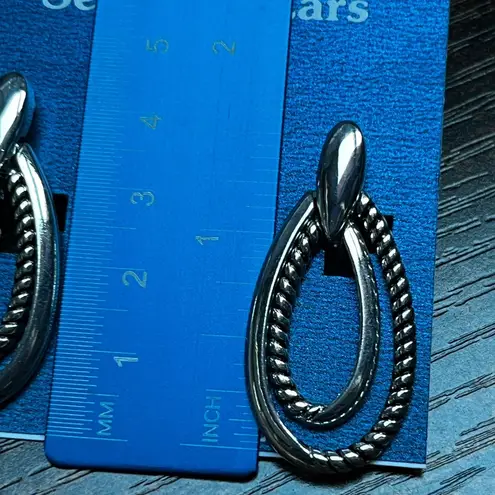 Sensitive Ears Dangle Double Teardrop Earrings Silver