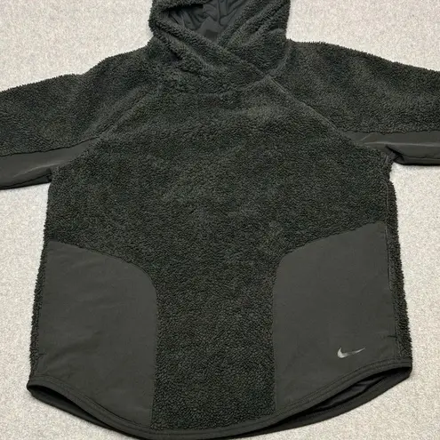 Nike  Hoodie Womens Small Black Sherpa Fleece Training Pullover Fuzzy AR7404