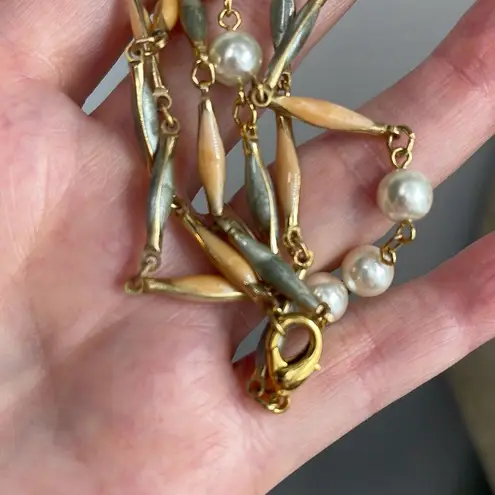 Vintage enameled metal and faux pearl chain necklace 24” long. Gold