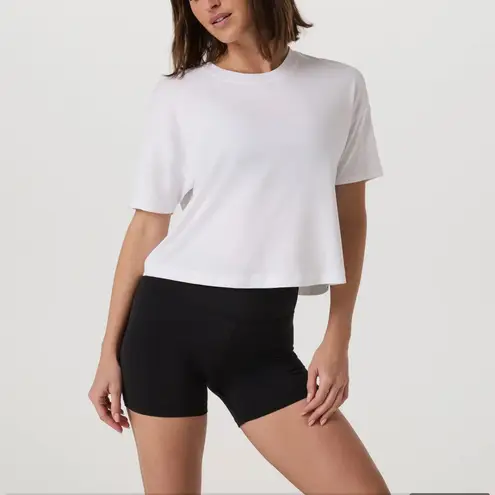 Vuori Energy Tee White Short Sleeve Performance Top Size M