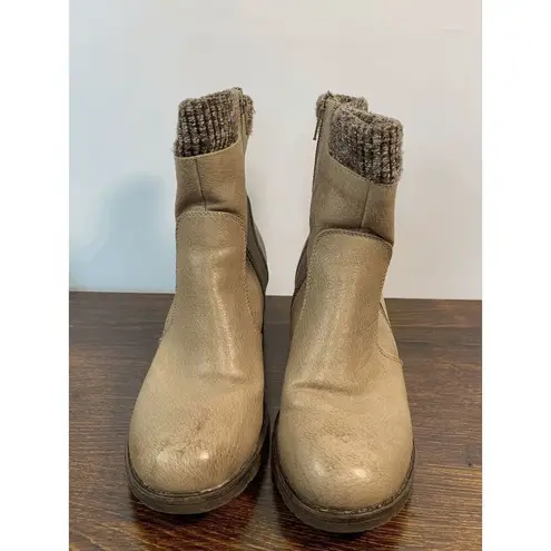 Baretraps Women's Danette Chunky Heels Sock Knit Tan Ankle Boots Size 8