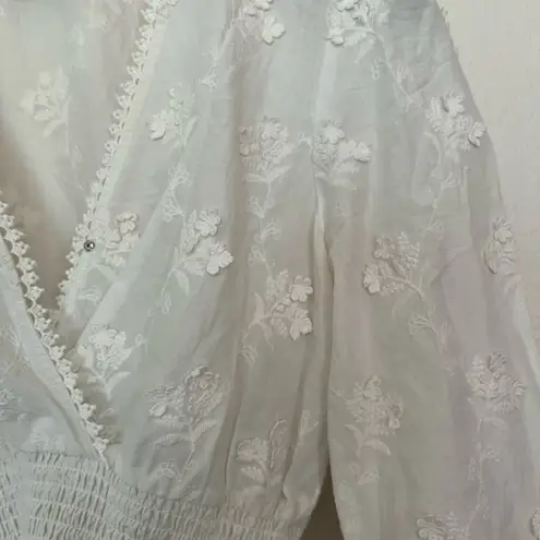 The Kooples 3/4 sleeve v-neck blouse embroidered 3d appliqué white flower floral