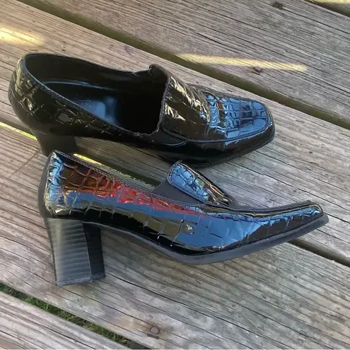 Life Stride Stylish loafers on mid heels in wider width ❤️🖤