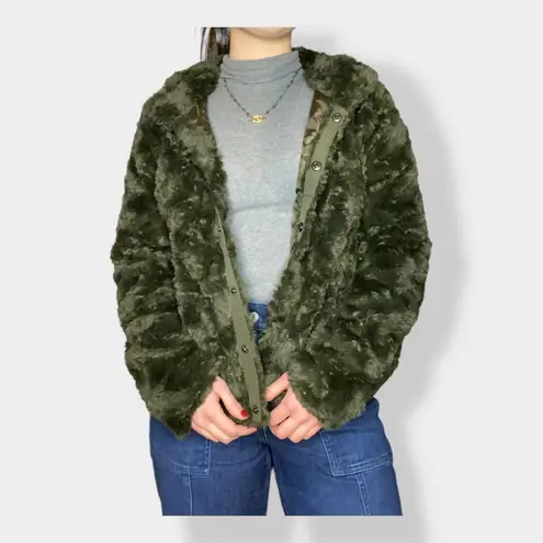 VERO MODA VMcurl Faux Fur Jacket Women’s Small Olive Green Plush Short Coat