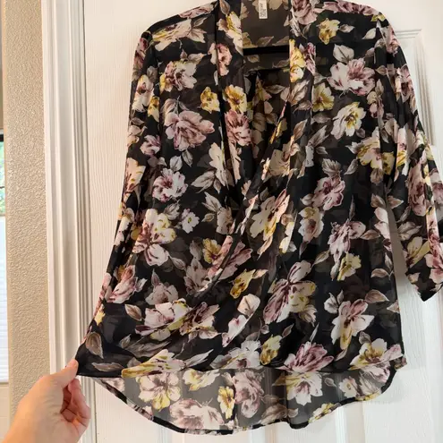 Leith Nordstrom Semi Sheer Drape Front Floral Blouse Top Size Medium