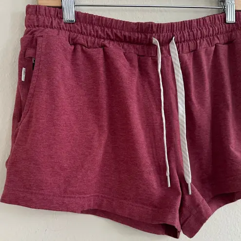 Vuori Halo Performance Short Women's Large Burgundy Heathered Activewear VW339