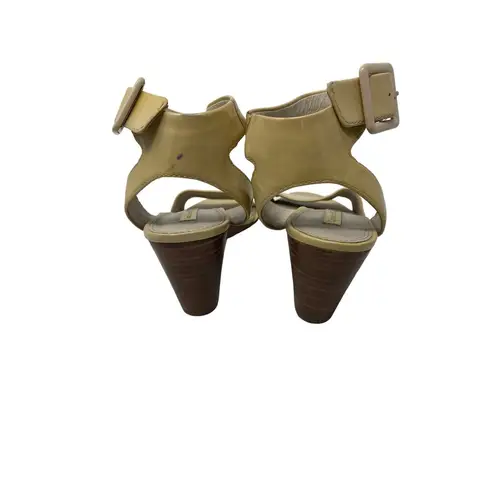 Louise et Cie Wedge Sandals 8 Womens Beige Open Toe Ankle Stacked Heel Patent