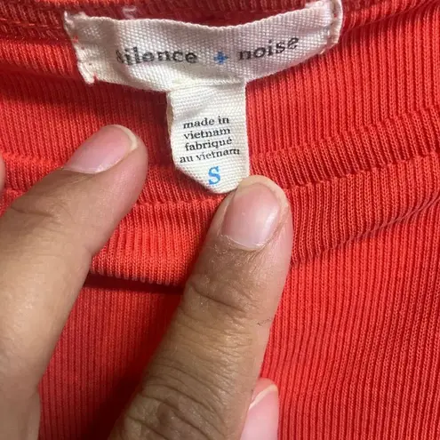 Silence + Noise 623.  Medium UO Orange off shoulder Ruched Long Sleeve Ribbed sem - Image 5