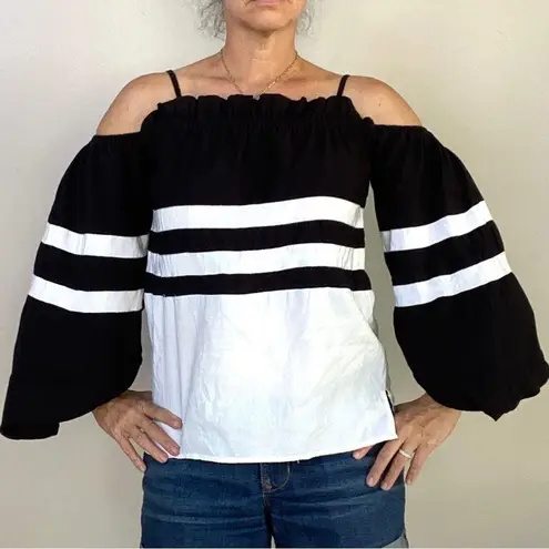 TOV Holy black & white off shoulder balloon sleeve blouse EU Sz 38 US Medium