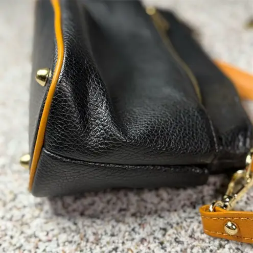 Valentina Divina Firenze Black Leather Crossbody Bag Women's Medium