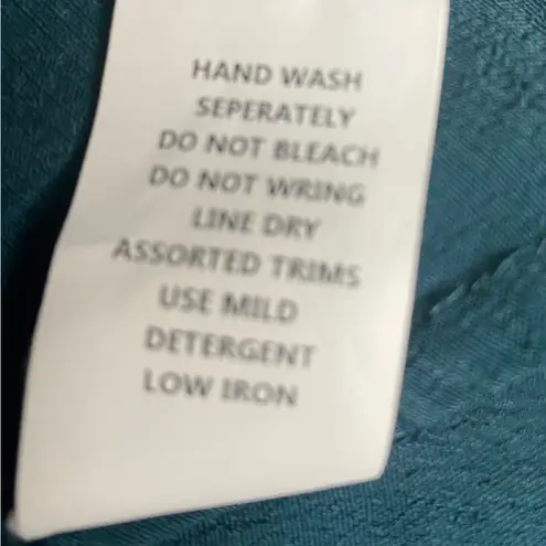 • Label Ritu Kumar Green Blue 3D
Floral Embroidered Viscose Maxi
Dress
S