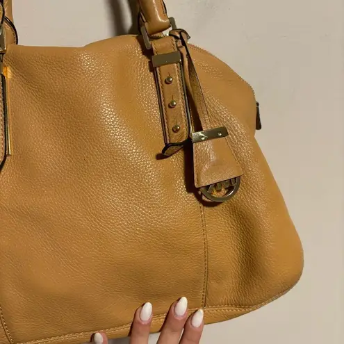 MICHAEL KORS Bowery Large Leather Shoulder Bag Tan Caramel Crossbody Strap