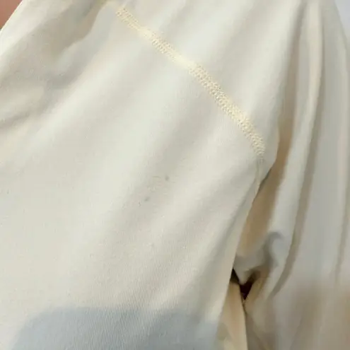 Mountain Hardwear medium active cream hooded top TLS1 2017