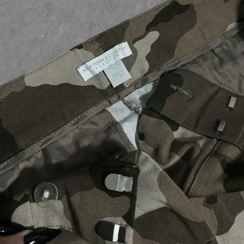 NEW YORK & COMPANY | Mid Rise Camo Ankle Crop Stretch Skinny Pants Size 10 Green
