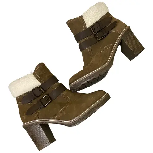 White Mountain Joker Taupe Suede Heeled Ankle New Condition