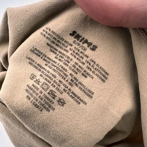 SKIMS Seamless Sculpt Brief Beige Sleeveless Bodysuit Size Small