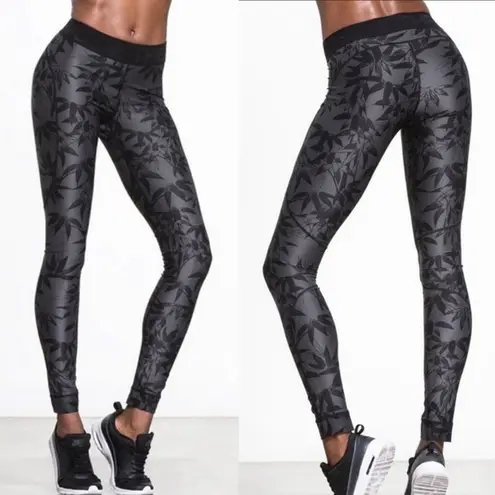 The Upside Guru Bamboo Print Performance Leggings: Black/Grey Size 4