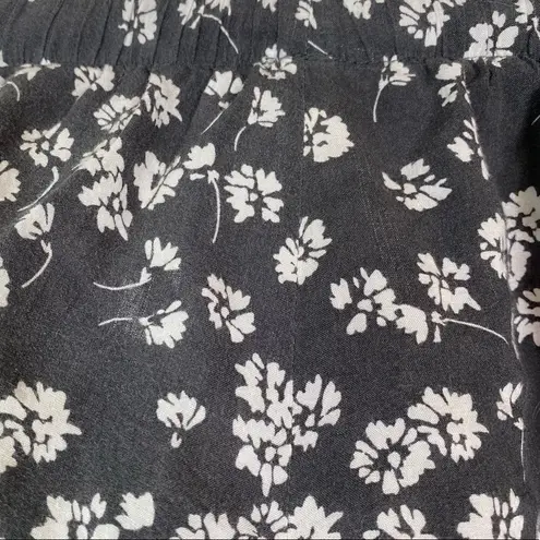 LLD Grey & White Floral High Rise Booty Lounge Shorts Gray Size M